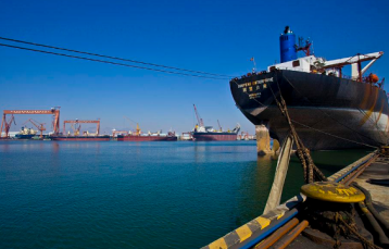 爪式千斤顶可用于船舶安装、维护工作